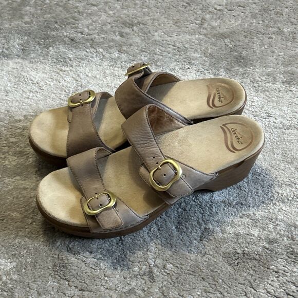 Dansko Sophie Sandals Womens 40 Taupe Buckle Wedge Heels Slip On US 10 10.5 - Picture 4 of 10